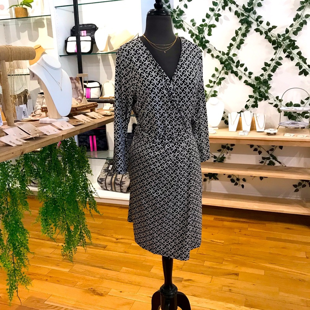 Talbots Black & White Print Wrap Dress, Large Petite, GUC